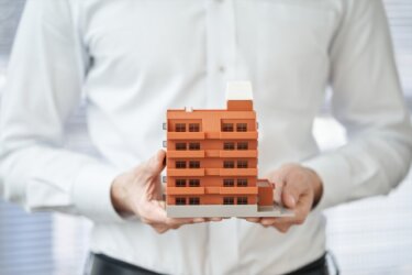 共有持分・一棟収益・ボロ戸建ての買取は株式会社シルムナイン